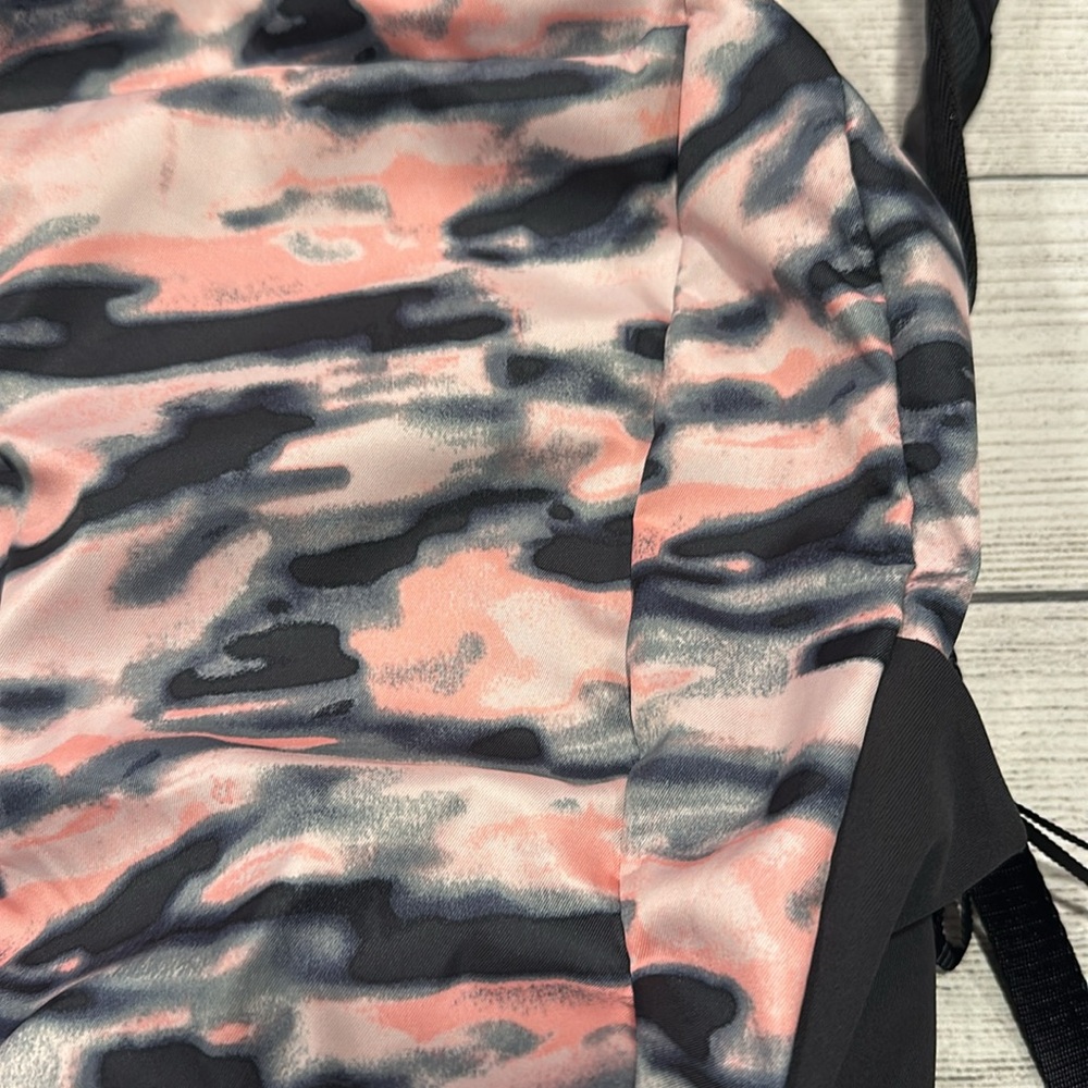 🍋Rare Vintage Lululemon Run From Work Backpack pink camo🍋 - Picture 4 of 15